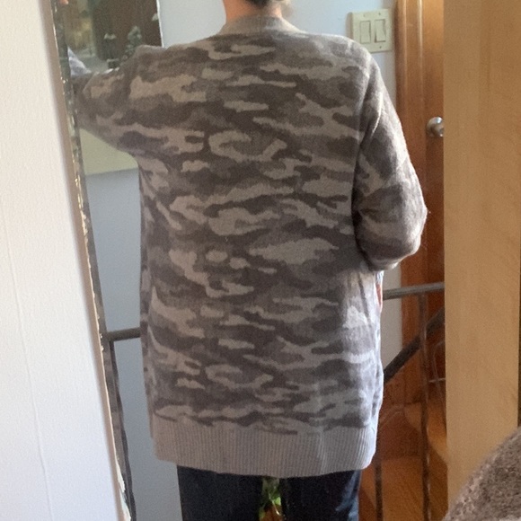 Long length camo cardigan mid thigh. Not cc eligible.  Duplicate - Picture 2 of 13